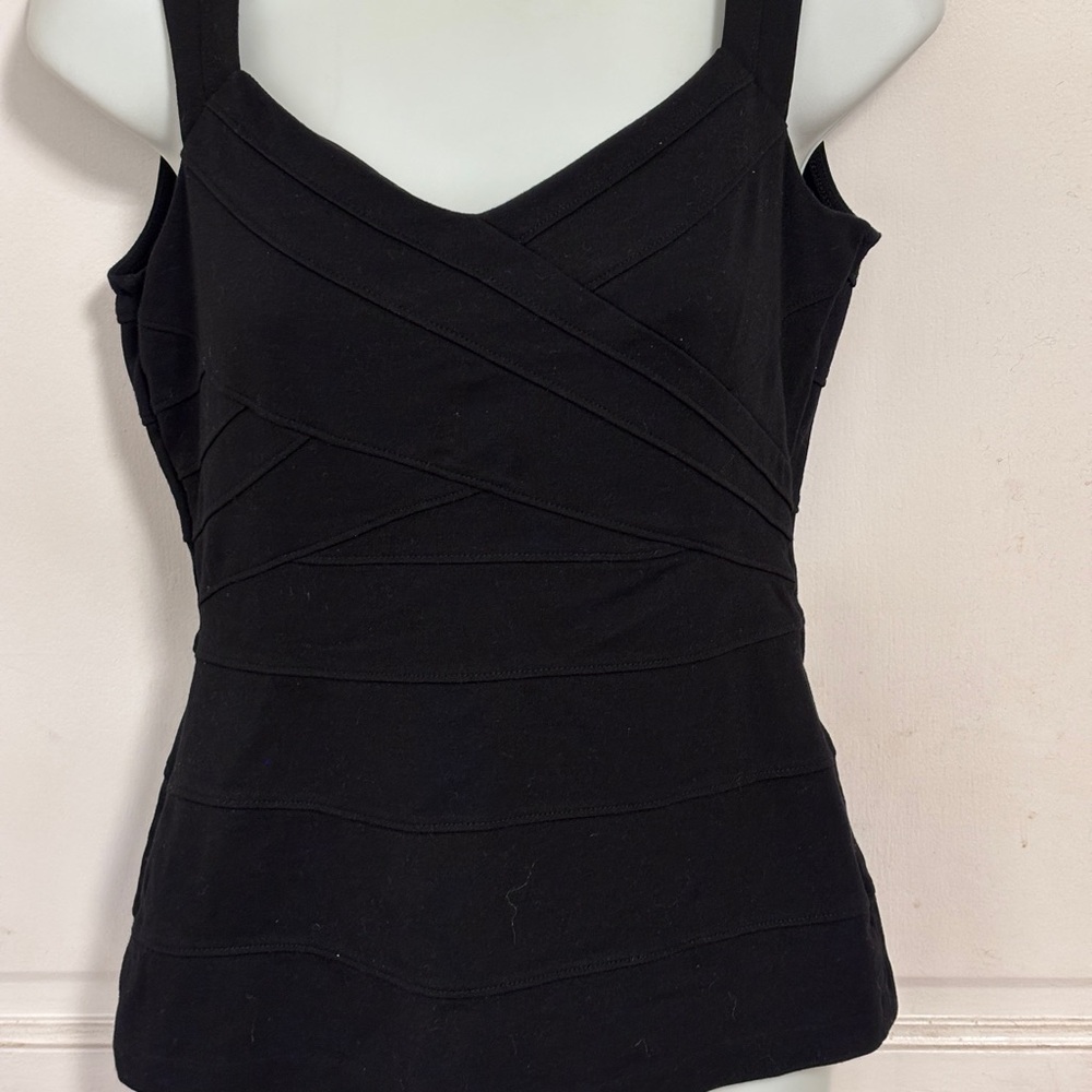 White House Black Market Ribbed V Neck Tank Top Sz XS. - Picture 8 of 8